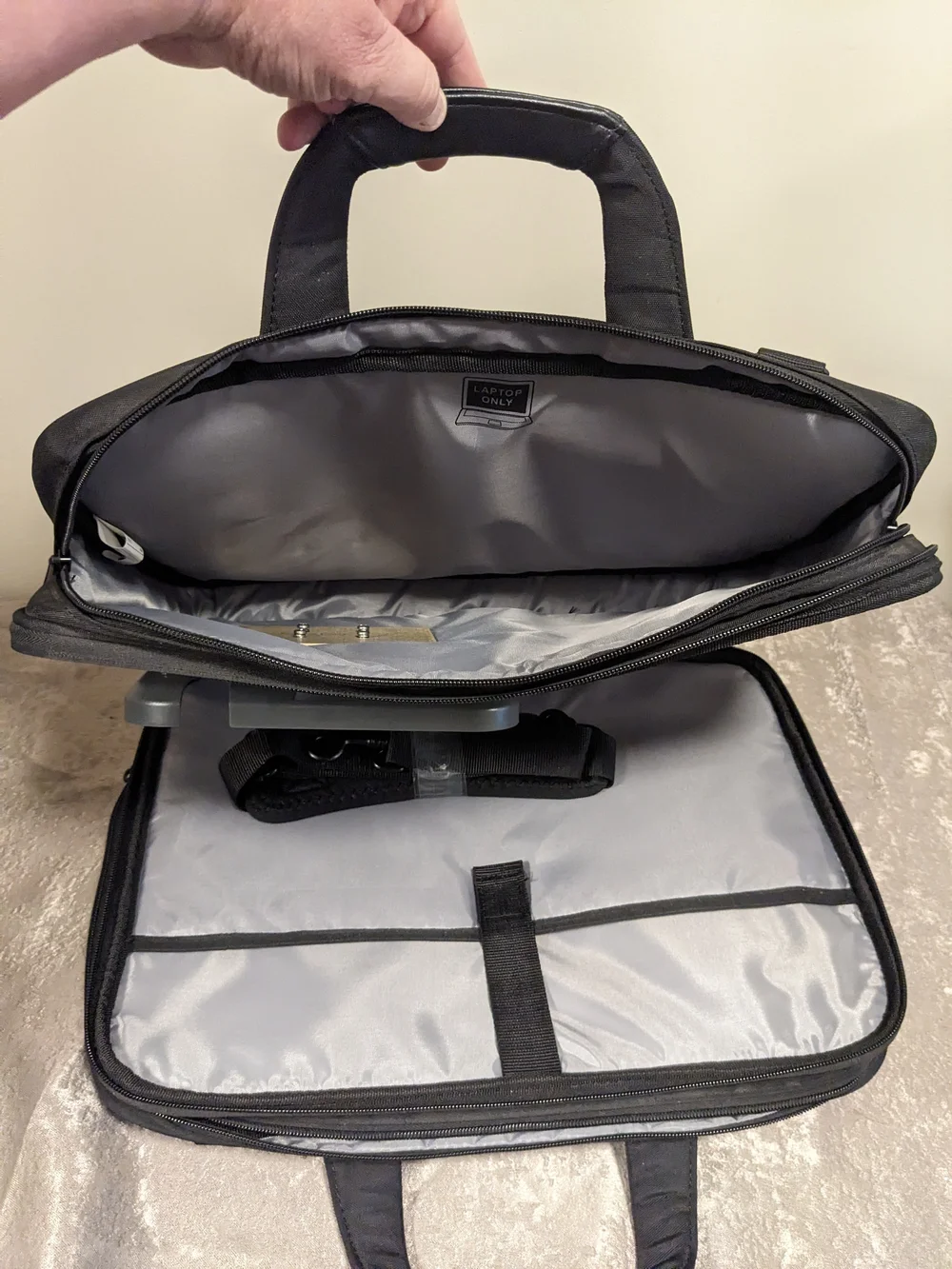 Targus AC0063 Checkpoint Friendly Laptop Briefcase Black NWOT
